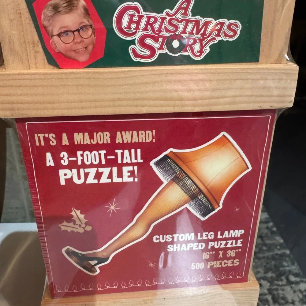 A Christmas Story Leg Lamp‎ Puzzle - NIB
